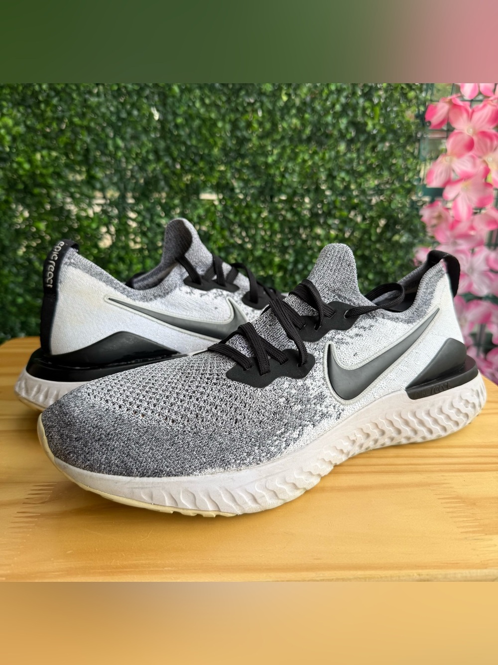 Nike Epic React Flyknit 2 Oreo Men’s 11.5 Running Shoes BQ8928-101 White Black